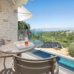 Anastasia Villa